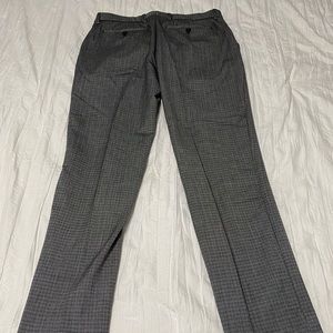 NEW WITH TAGS. BANANA REPUBLIC DRESS PANTS 32x30. GREY PATTERN